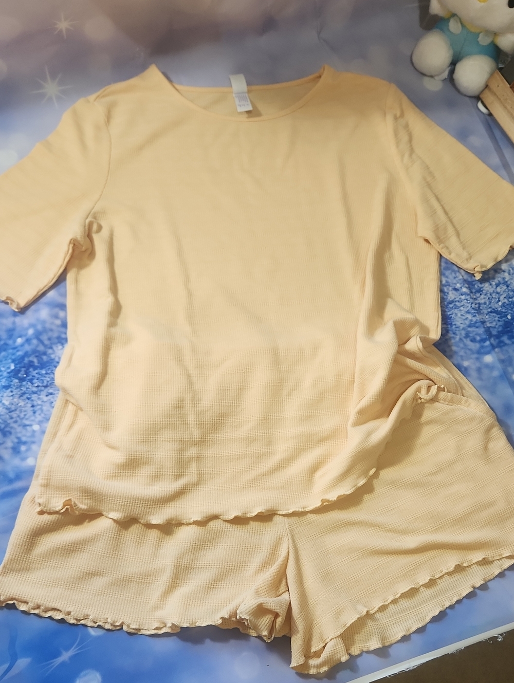 stars above Pale Yellow Ribbed Short Pajama Set